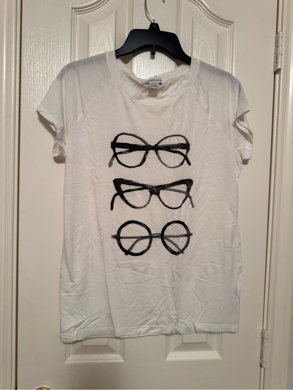 Liz Claiborne White Short-Sleeve Tee with Black Label Detail